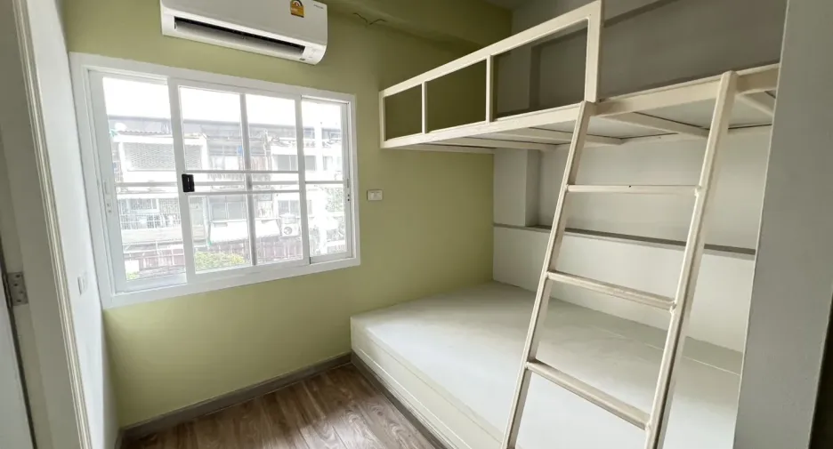 Gewerbefläche zur Miete in Bang Rak, Bangkok