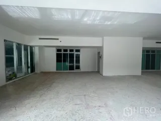 For rent retail Space in Watthana, Bangkok