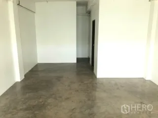 For rent retail Space in Khlong Toei, Bangkok