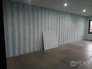 出租 商业空间 在 Khlong Toei, 曼谷