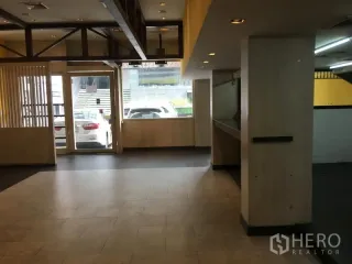 For rent retail Space in Watthana, Bangkok