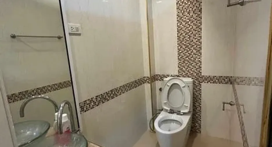 For rent retail Space in Yan Nawa, Bangkok
