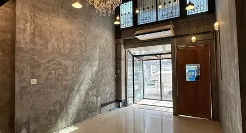 For rent retail Space in Yan Nawa, Bangkok