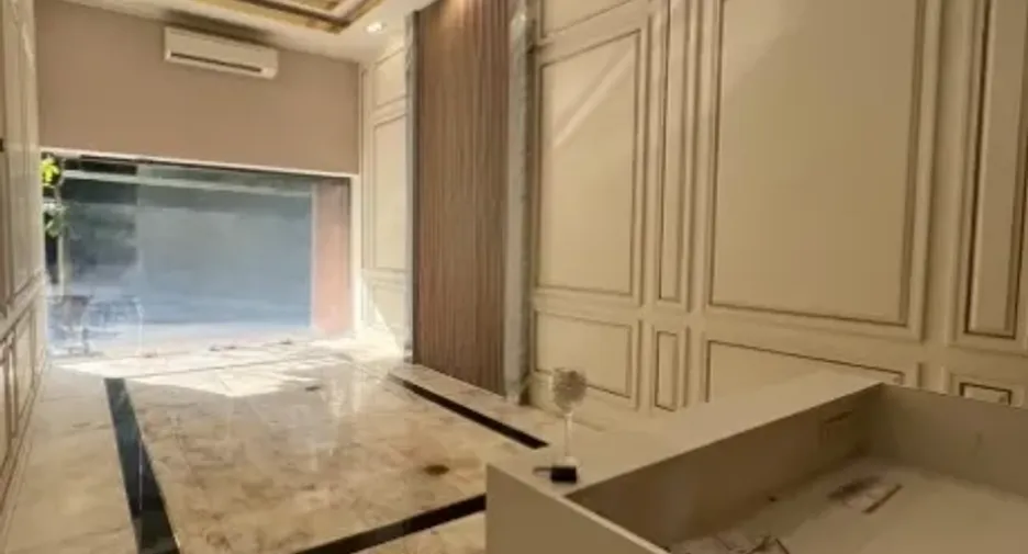 For rent and for sale 5 bedrooms retail Space in Watthana, Bangkok