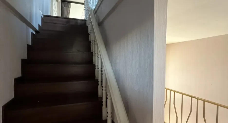 For rent and for sale 5 bedrooms retail Space in Watthana, Bangkok