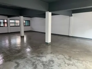 Аренда торговое помещение в Кхлонг Тоеи, Бангкок