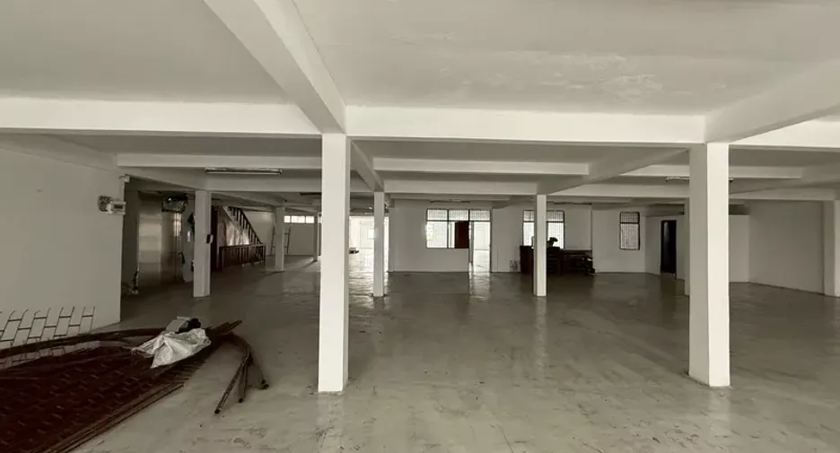 For rent retail Space in Phra Khanong, Bangkok