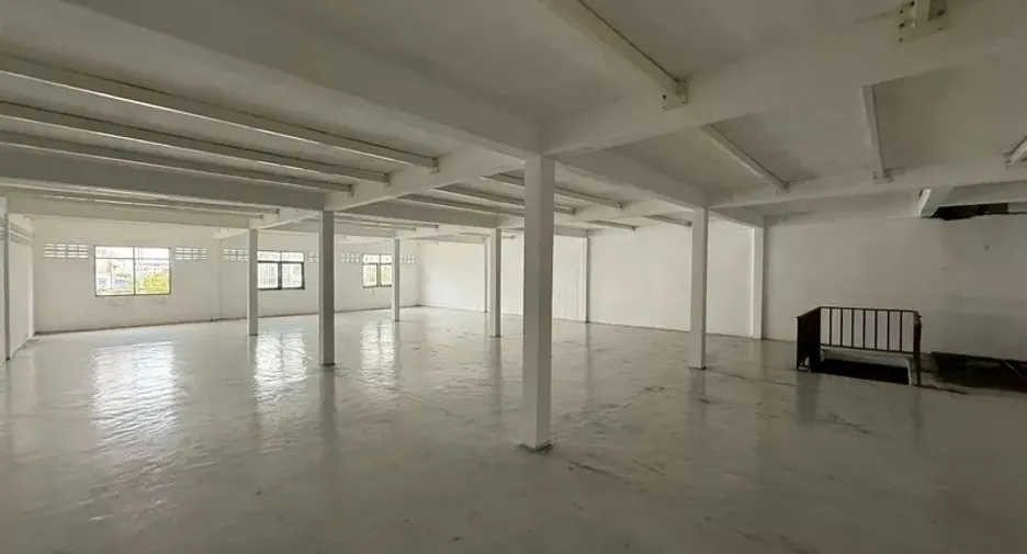 For rent retail Space in Phra Khanong, Bangkok