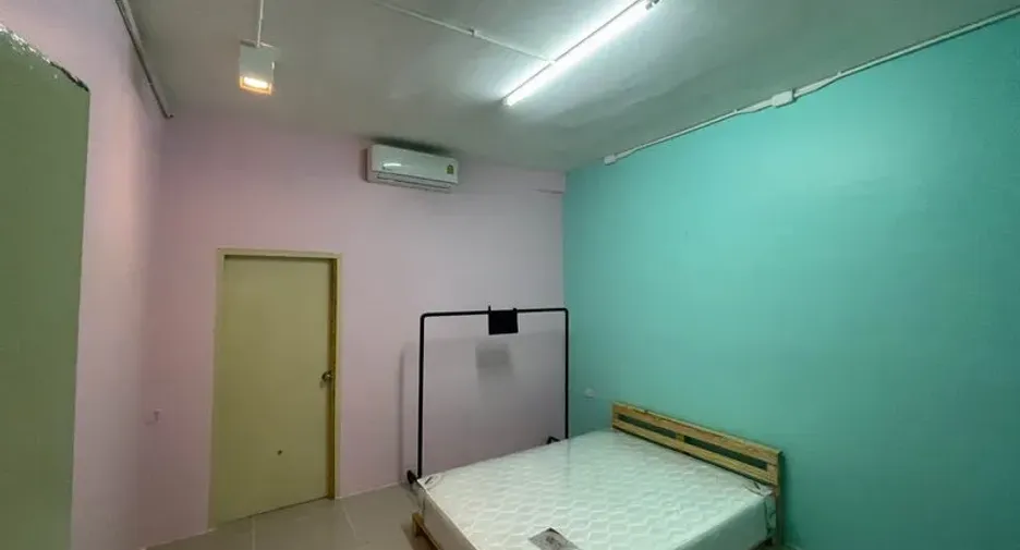 For rent retail Space in Ratchathewi, Bangkok