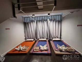 For rent retail Space in Watthana, Bangkok