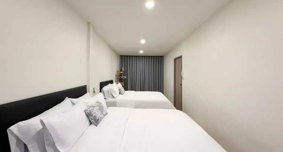 For rent 4 bedrooms retail Space in Ratchathewi, Bangkok