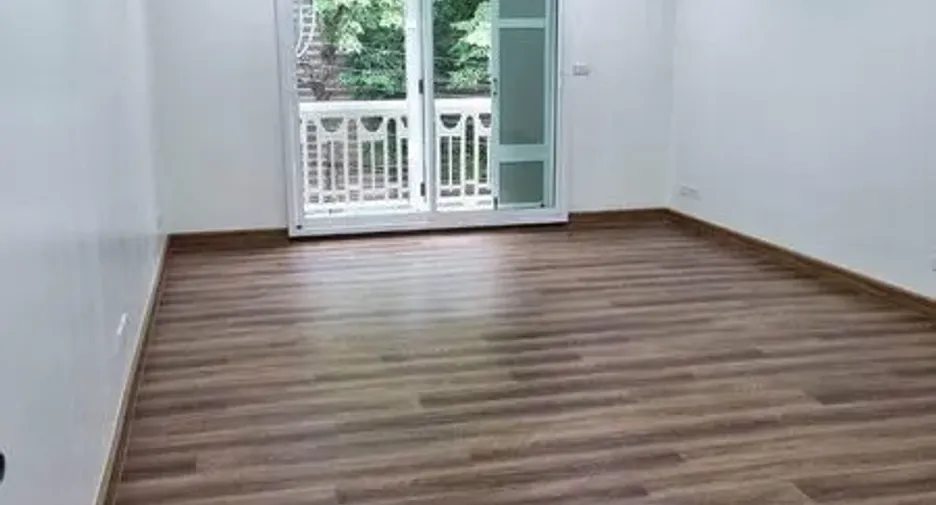 For rent 4 bedrooms retail Space in Bang Rak, Bangkok