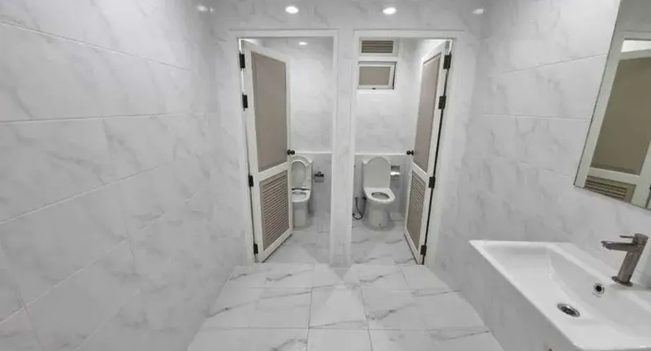 For rent 4 bedrooms retail Space in Bang Rak, Bangkok