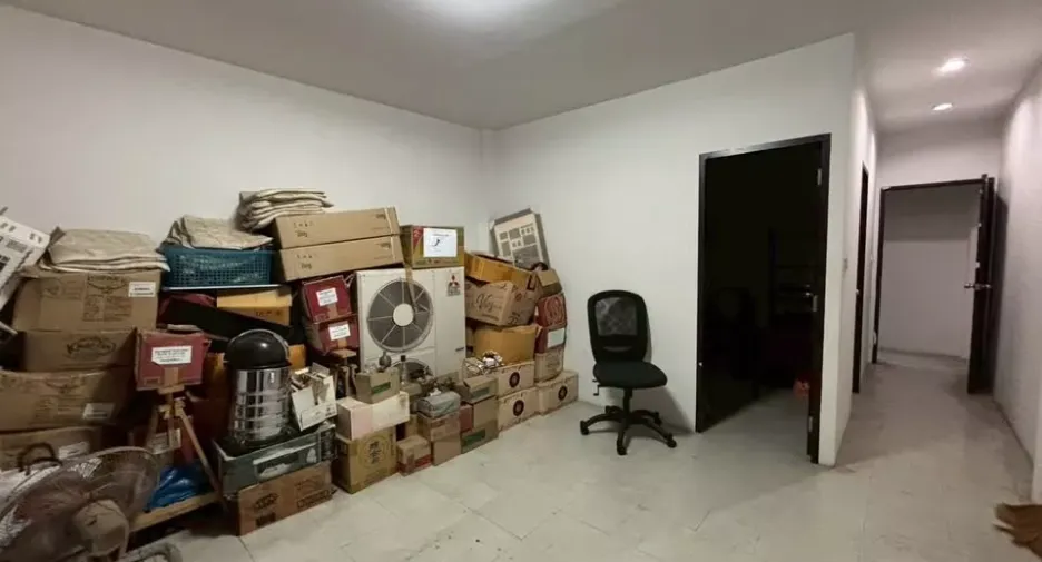 For rent retail Space in Watthana, Bangkok