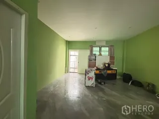 Gewerbefläche zur Miete in Watthana, Bangkok