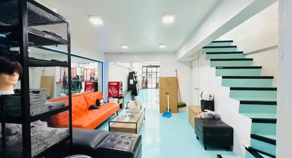 For sale retail Space in Watthana, Bangkok