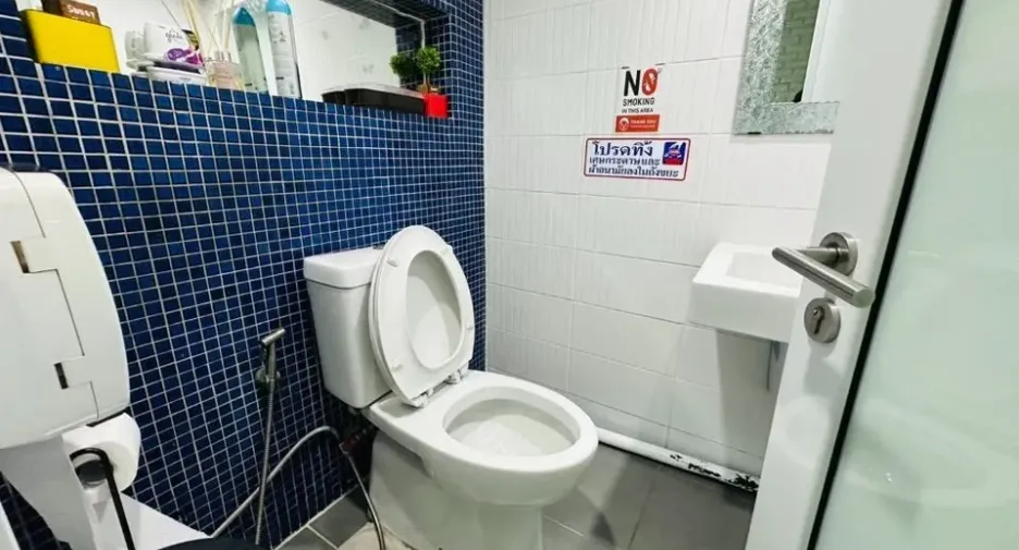 For sale retail Space in Watthana, Bangkok