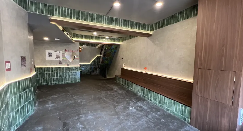 For rent 4 bedrooms retail Space in Watthana, Bangkok