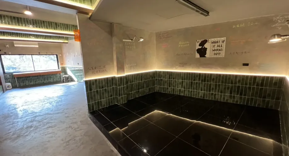 For rent 4 bedrooms retail Space in Watthana, Bangkok