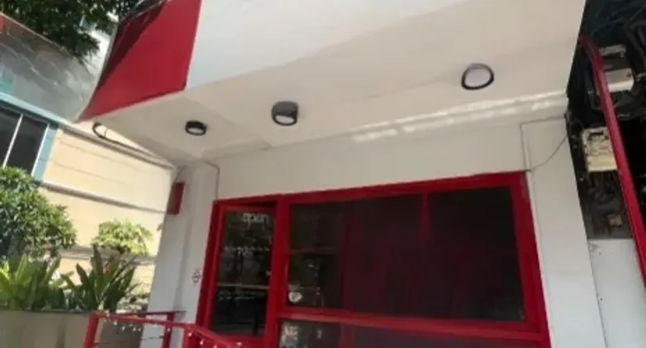For rent 4 bedrooms retail Space in Watthana, Bangkok