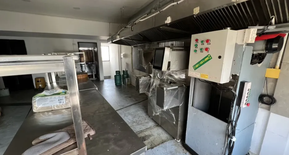 For rent 4 bedrooms retail Space in Watthana, Bangkok
