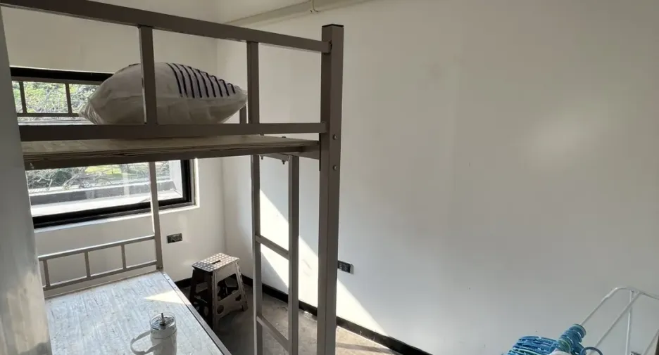 For rent 4 bedrooms retail Space in Watthana, Bangkok