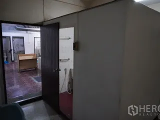 Аренда торговое помещение в Щаттхана, Бангкок