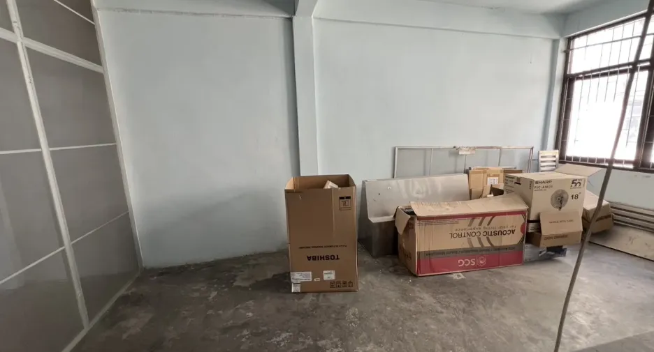 For rent and for sale 3 bedrooms retail Space in Watthana, Bangkok