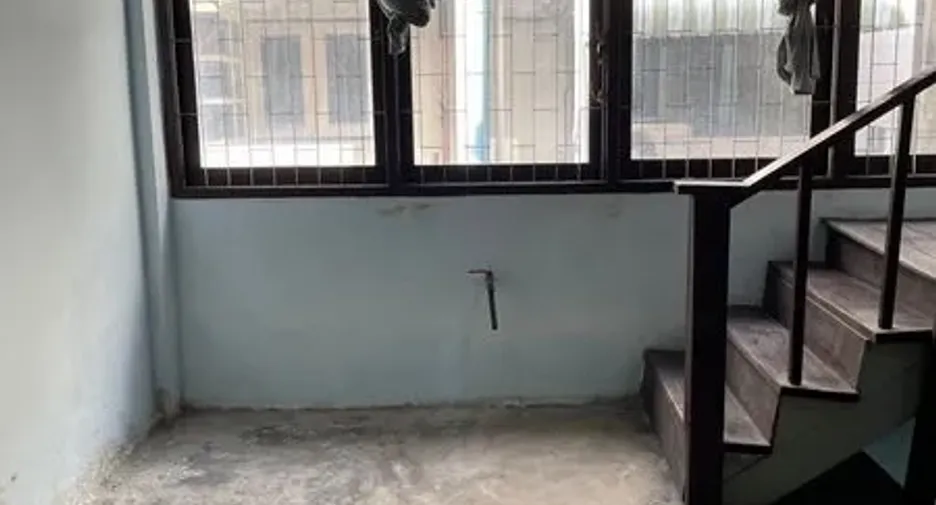 For rent and for sale 3 bedrooms retail Space in Watthana, Bangkok