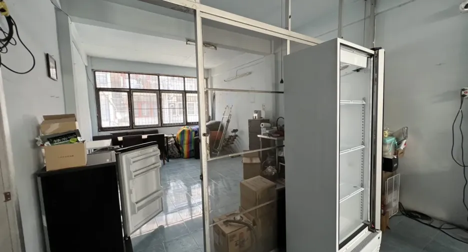 For rent and for sale 3 bedrooms retail Space in Watthana, Bangkok