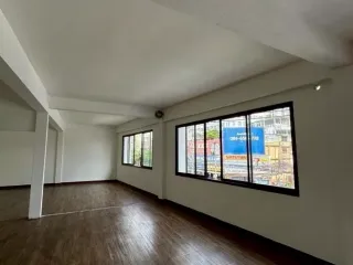 出租 和 出售 商业空间 在 Khlong Toei, 曼谷
