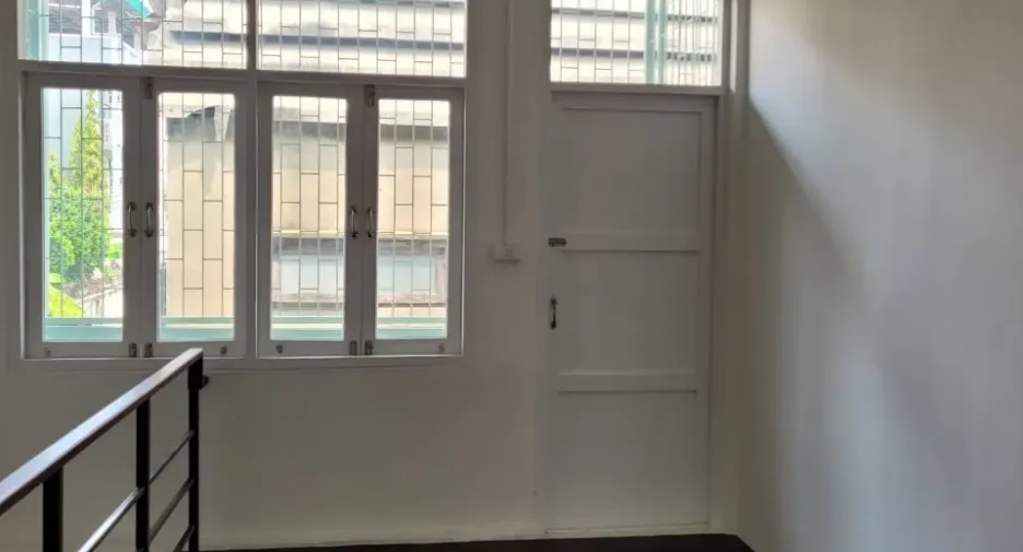 For rent retail Space in Khlong Toei, Bangkok