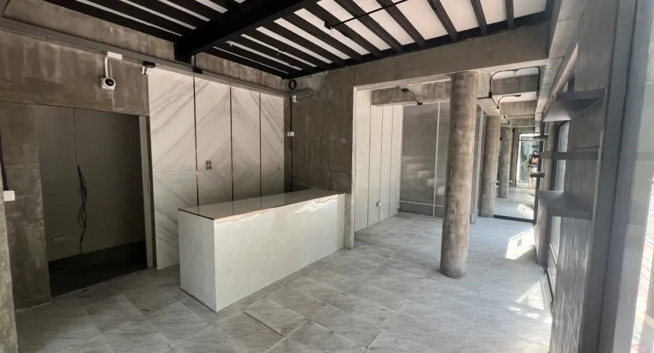 For rent retail Space in Watthana, Bangkok