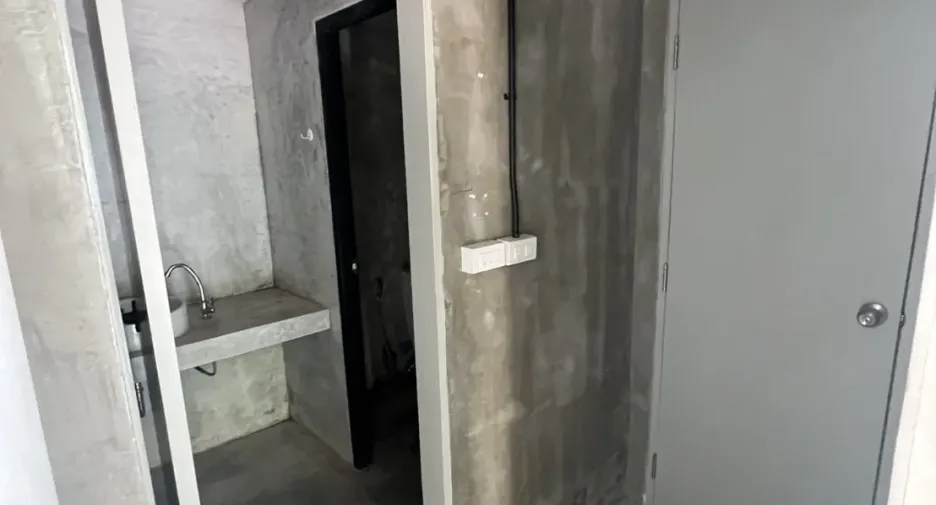 For rent retail Space in Watthana, Bangkok
