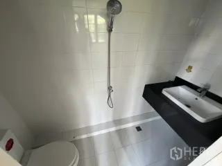 Аренда торговое помещение в Щаттхана, Бангкок
