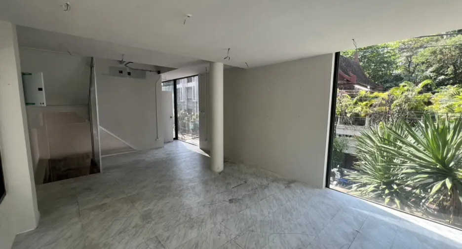 For rent retail Space in Watthana, Bangkok