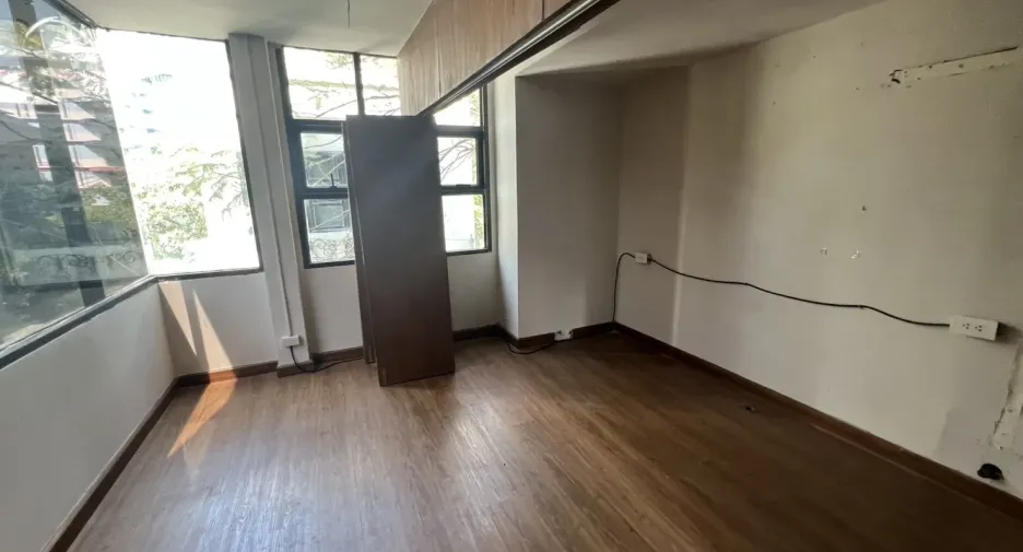 For rent retail Space in Watthana, Bangkok