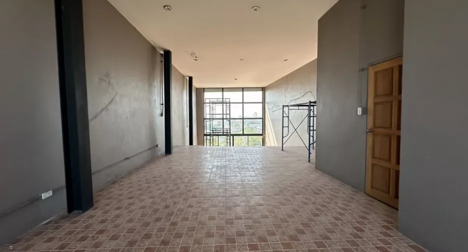 For rent retail Space in Bang Na, Bangkok
