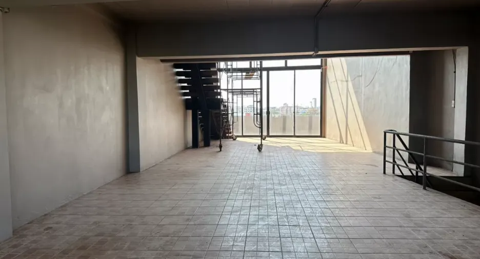 For rent retail Space in Bang Na, Bangkok