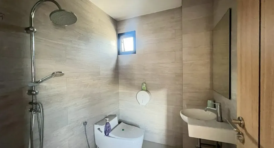 For rent retail Space in Huai Khwang, Bangkok