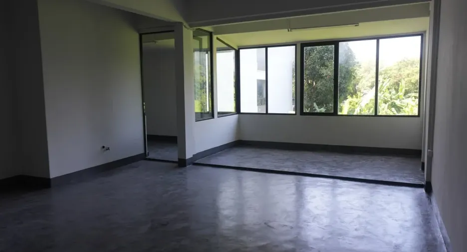 For rent そして for sale retail Space in Suan Luang, Bangkok