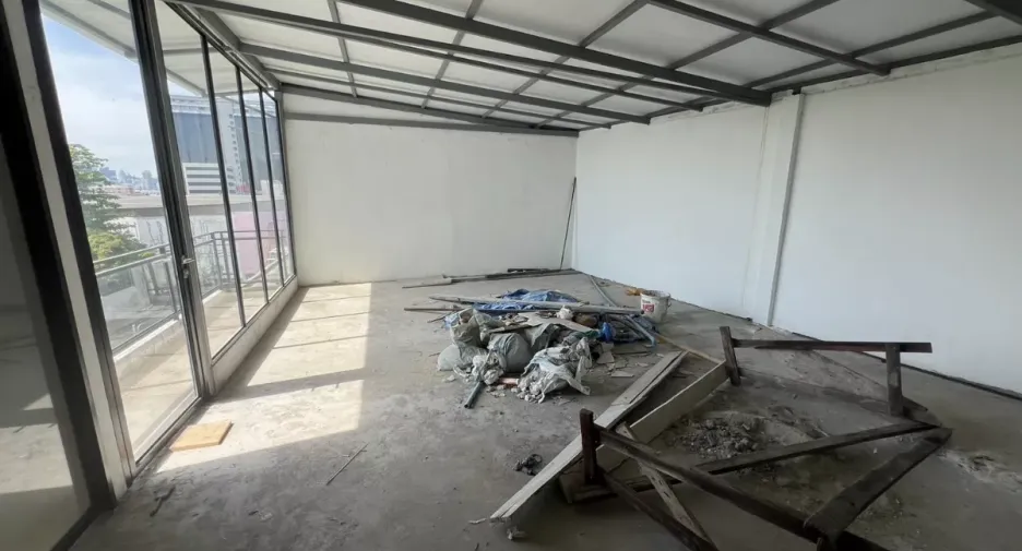 For sale retail Space in Suan Luang, Bangkok