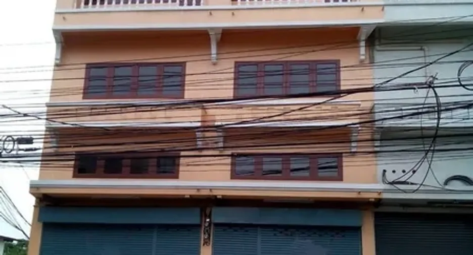 For rent retail Space in Phra Khanong, Bangkok