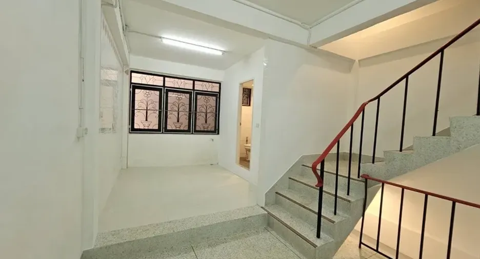 For rent 2 bedrooms retail Space in Bang Na, Bangkok