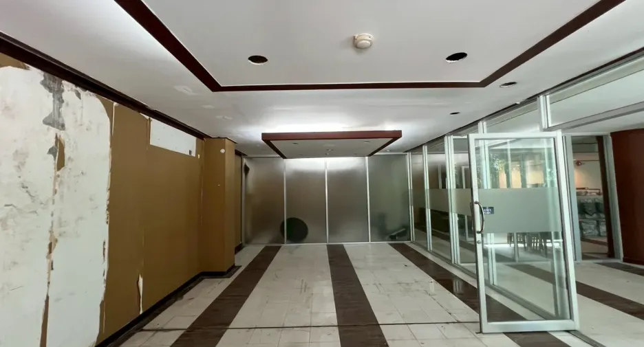 For rent 10 ベッドルーム retail Space in Sathon, Bangkok