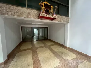 Gewerbefläche zur Miete in Khlong Toei, Bangkok