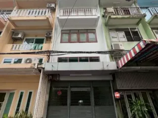 Gewerbefläche zur Miete in Khlong Toei, Bangkok
