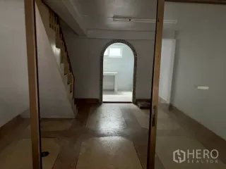 Gewerbefläche zur Miete in Khlong Toei, Bangkok