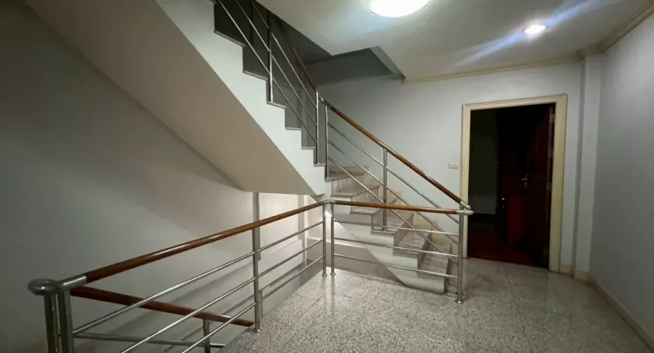 For rent retail Space in Bang Rak, Bangkok
