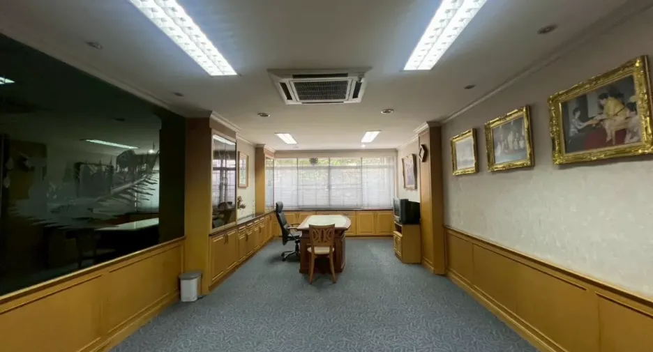 For rent retail Space in Bang Rak, Bangkok
